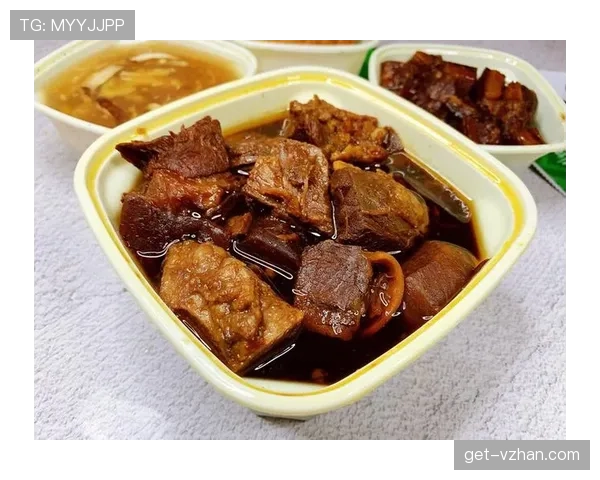 谌龙训练间隙偷偷点外卖？这饮食差距也太大了吧！
